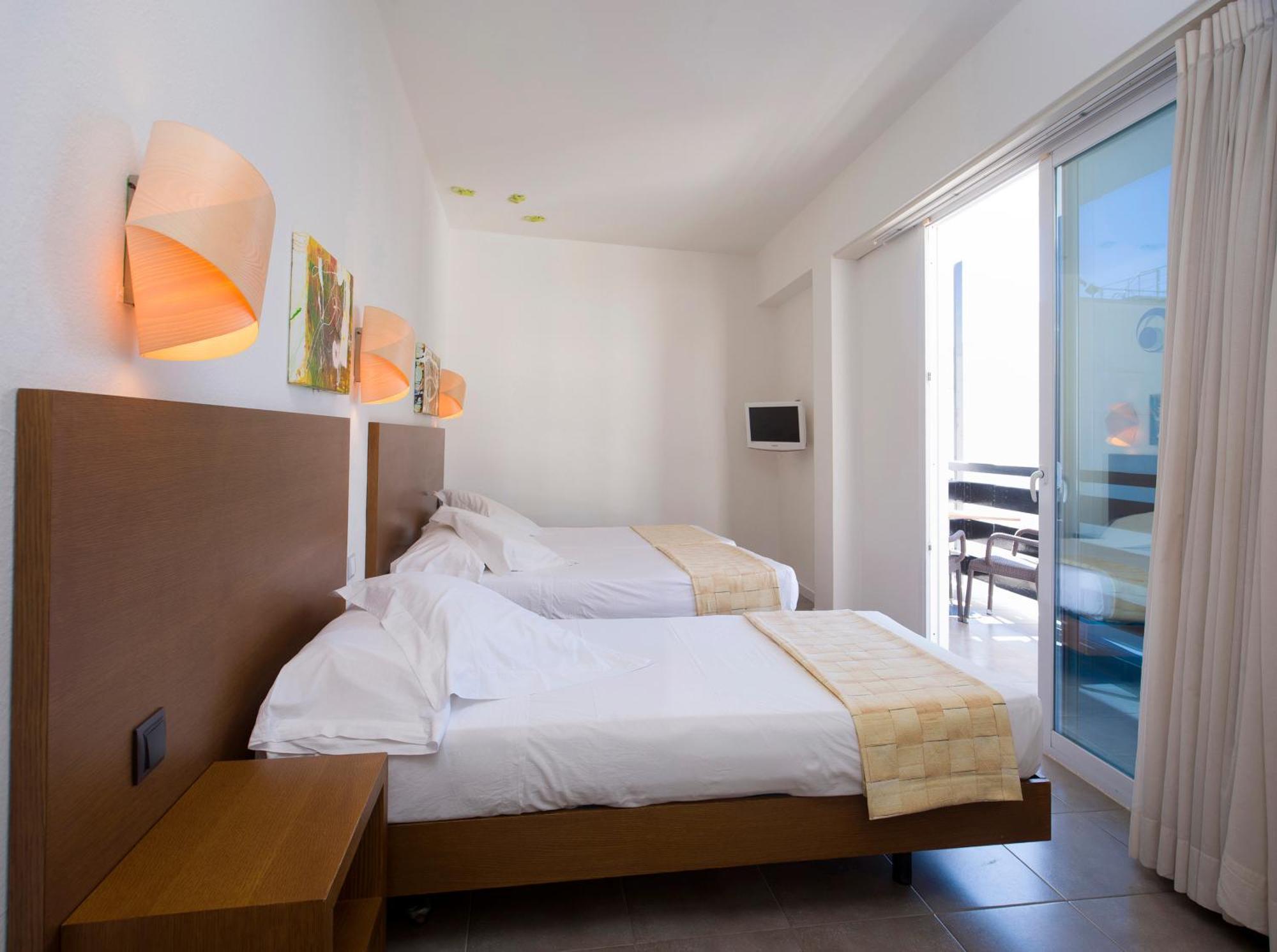 Es Mitjorn Hotel Σαν Αντόνιο Εξωτερικό φωτογραφία