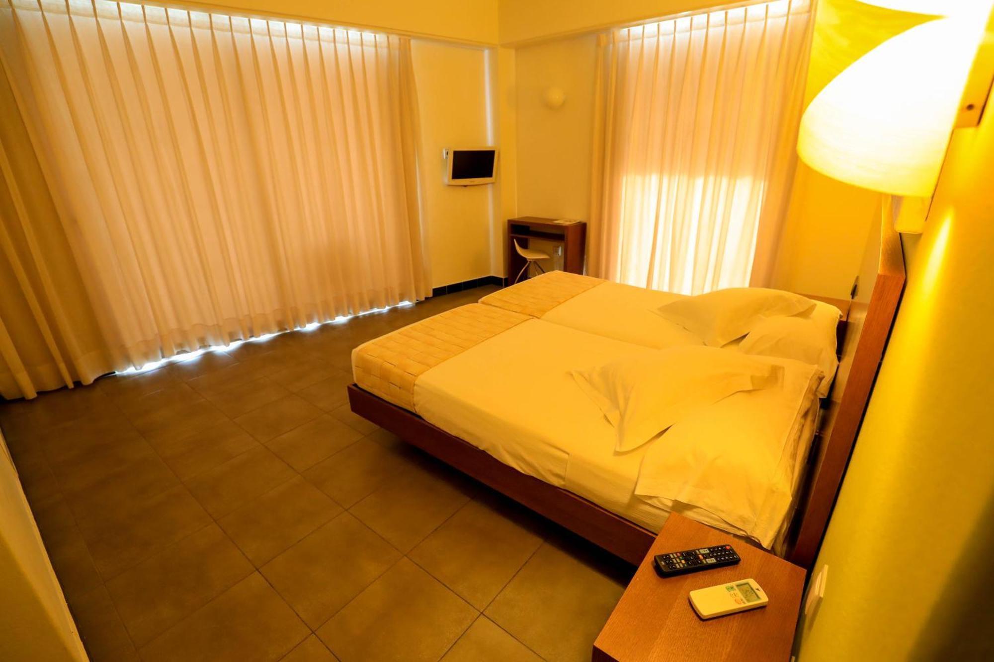 Es Mitjorn Hotel Σαν Αντόνιο Εξωτερικό φωτογραφία